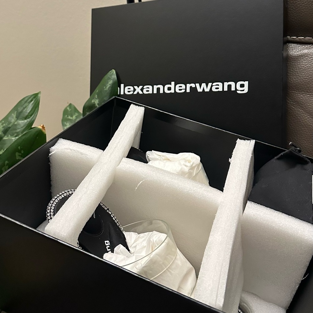 Alexander Wang
Kira 85MM Embellished PVC Black Sandals. Size 37 (7) - Picture 5 of 14